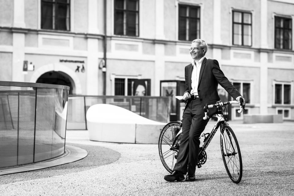 Helmut Schmidinger mit seinem Rennrad